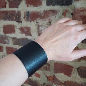 armband basic zwart leer handmade