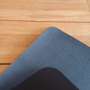 Stoere placemat in zwart leer.