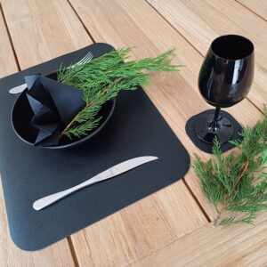 Stoere placemat in zwart leer.