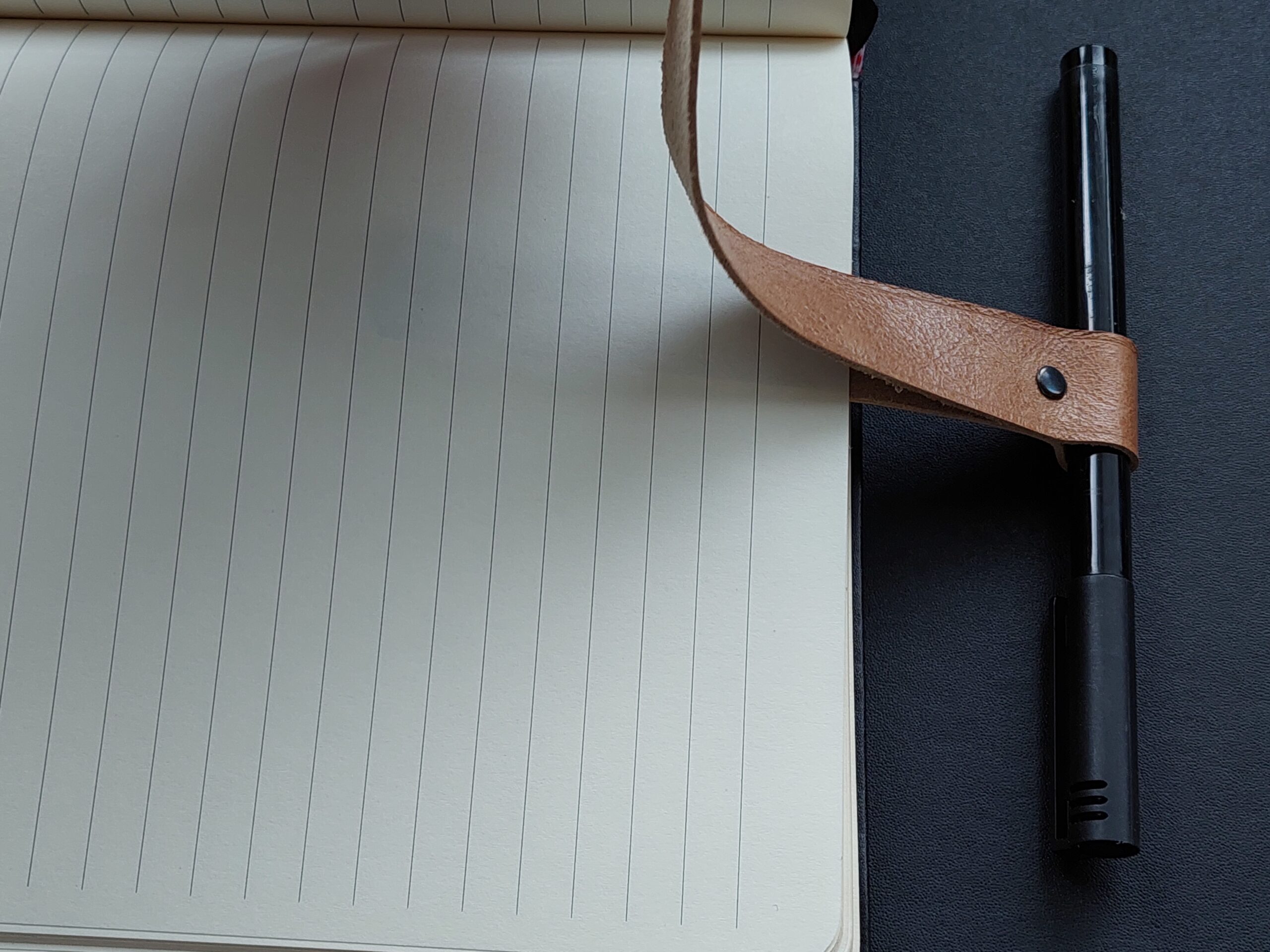 bladwijzer_pennenhouder_leer_handmade