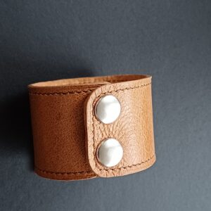 Bruine recycled armband met binnenvoering