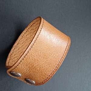 Bruine recycled armband met binnenvoering
