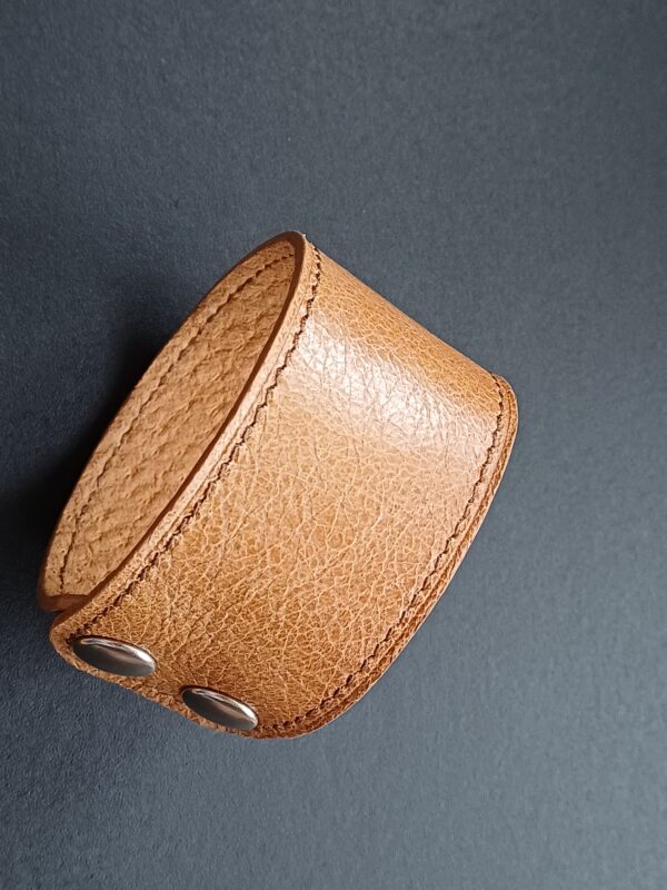 Bruine recycled armband met binnenvoering
