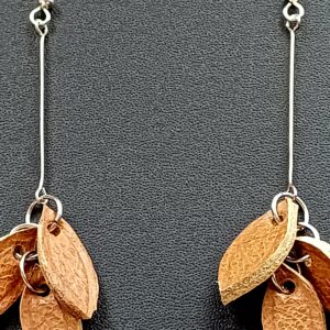 Oorbel in herfst sfeer van gerecycled leer